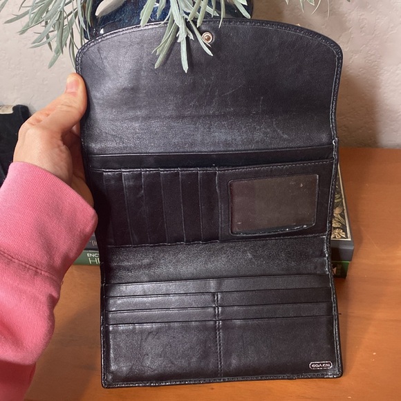 COACH Authentic Madison Leather Wallet - Picture 5 of 12